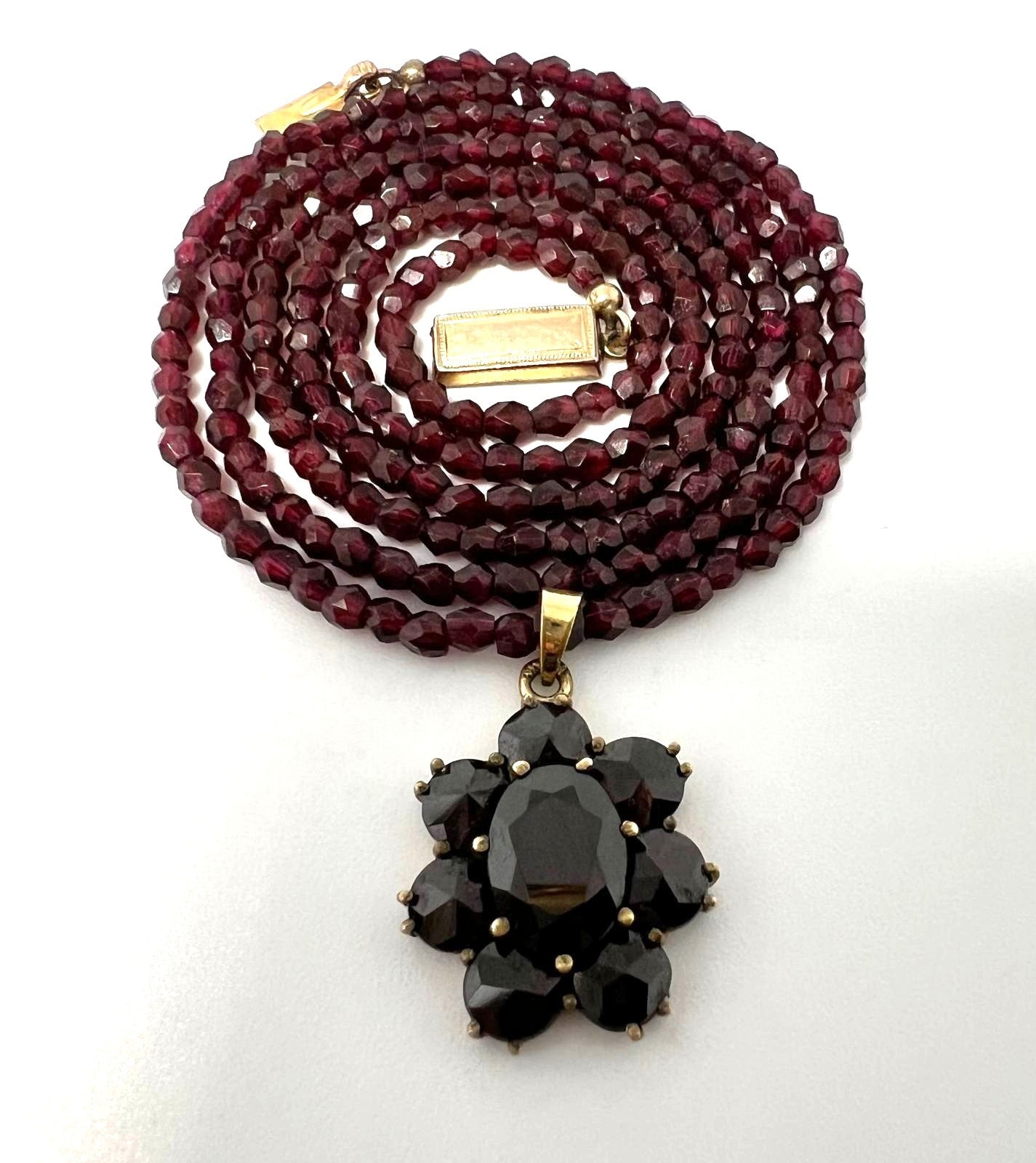 Antikes Biedermeier Granat