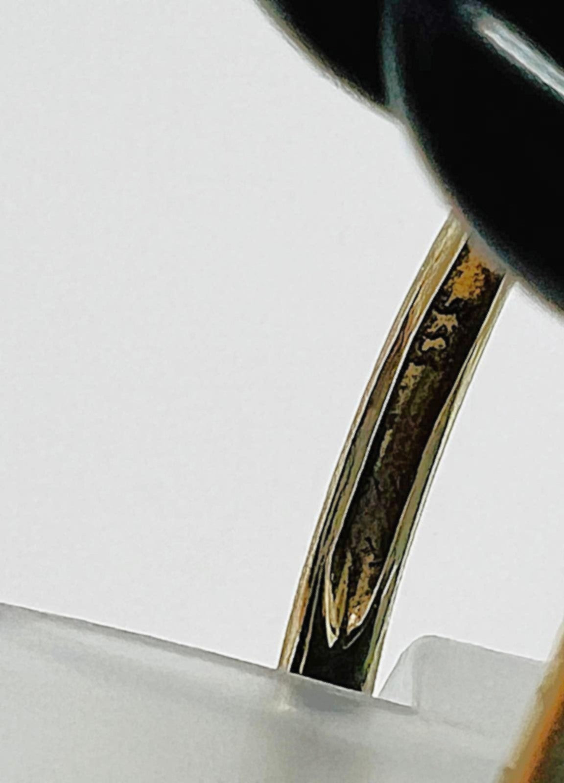 Ring aus 333er Gold mit Onyx-Rose