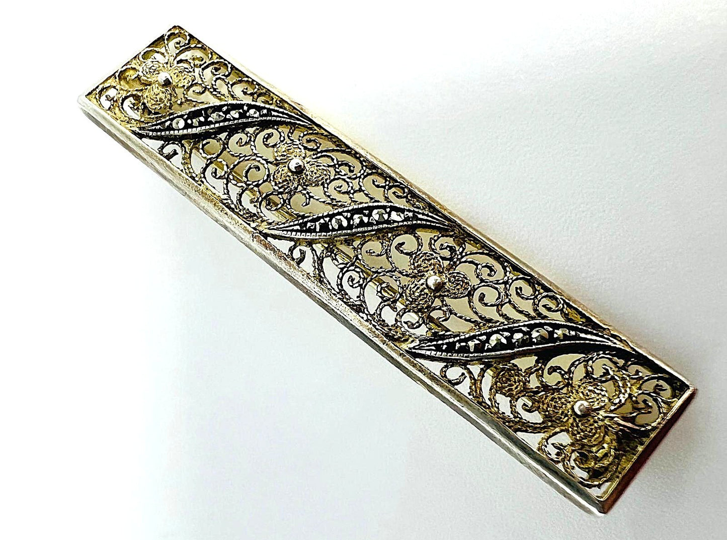 Filigrane Art-Déco-Brosche