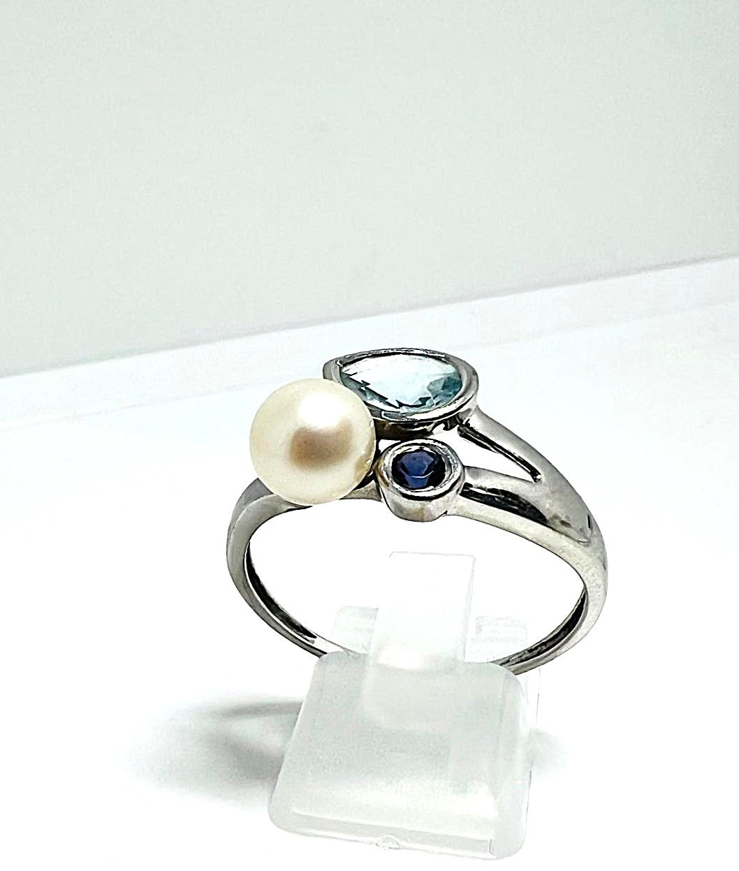 Eleganter 333 Weißgold-Ring Gr. 73