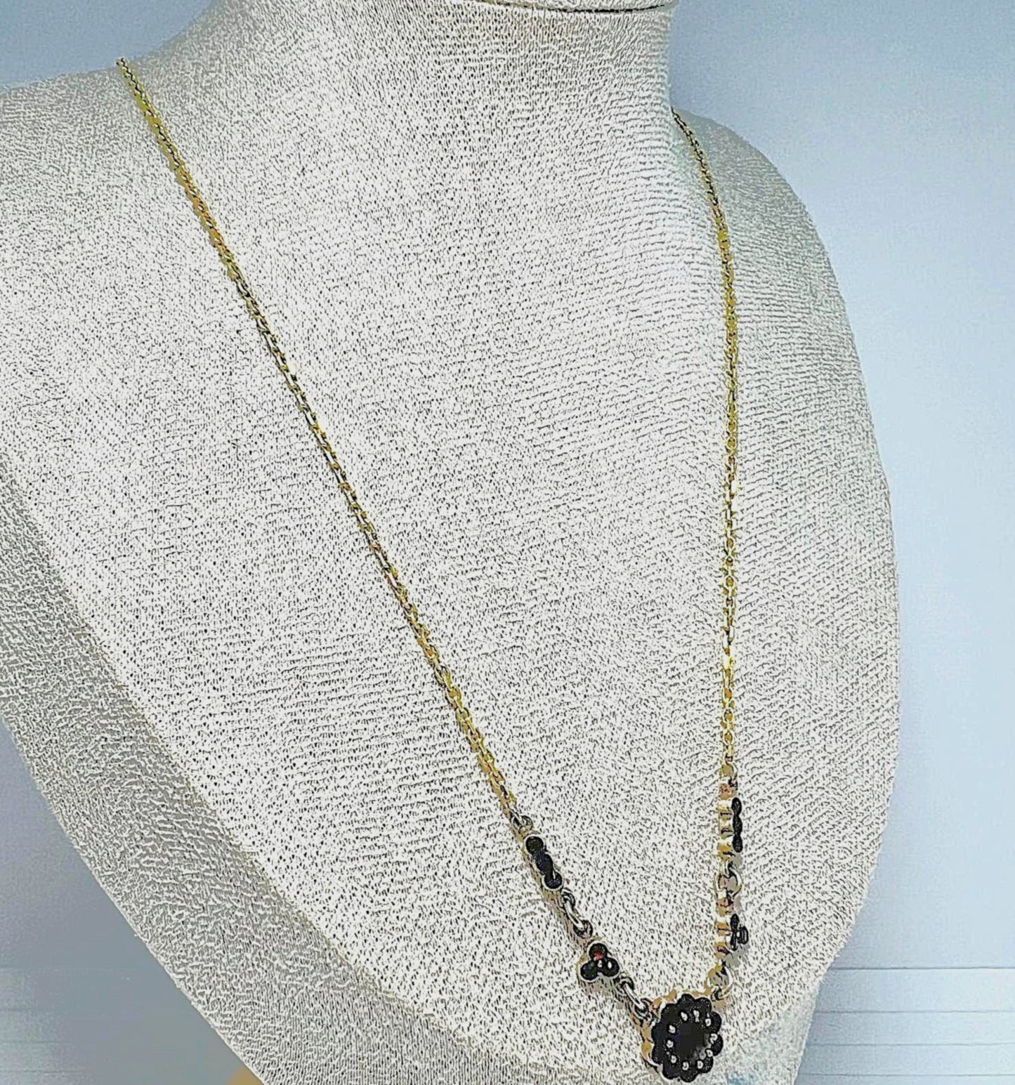 Vintage-Kette mit tiefroten Granatsteinen