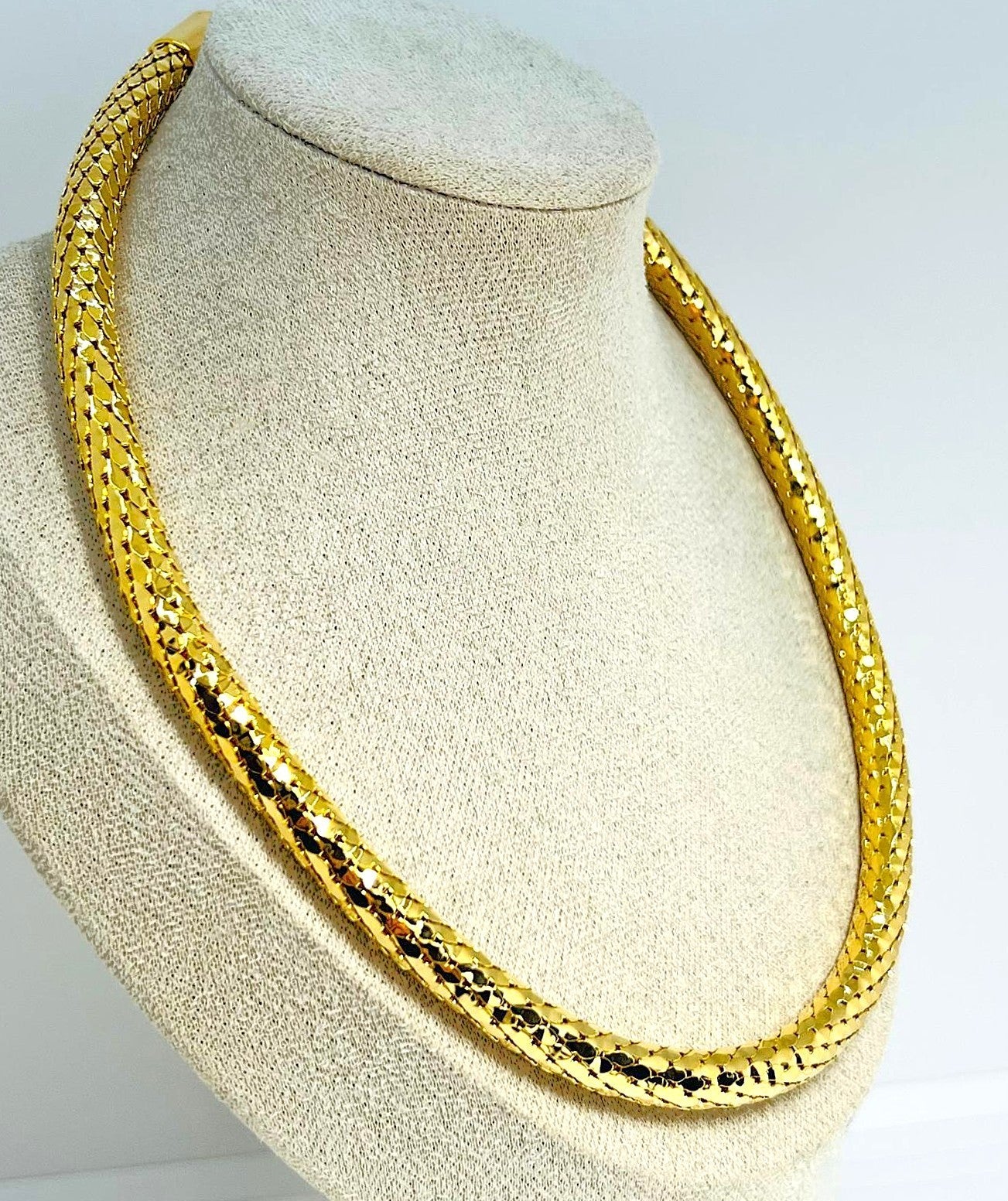 Vergoldetes Collier