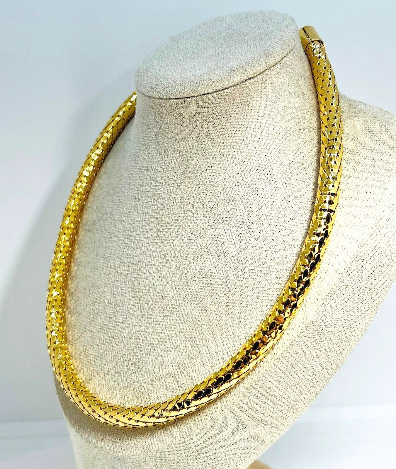 Vergoldetes Collier
