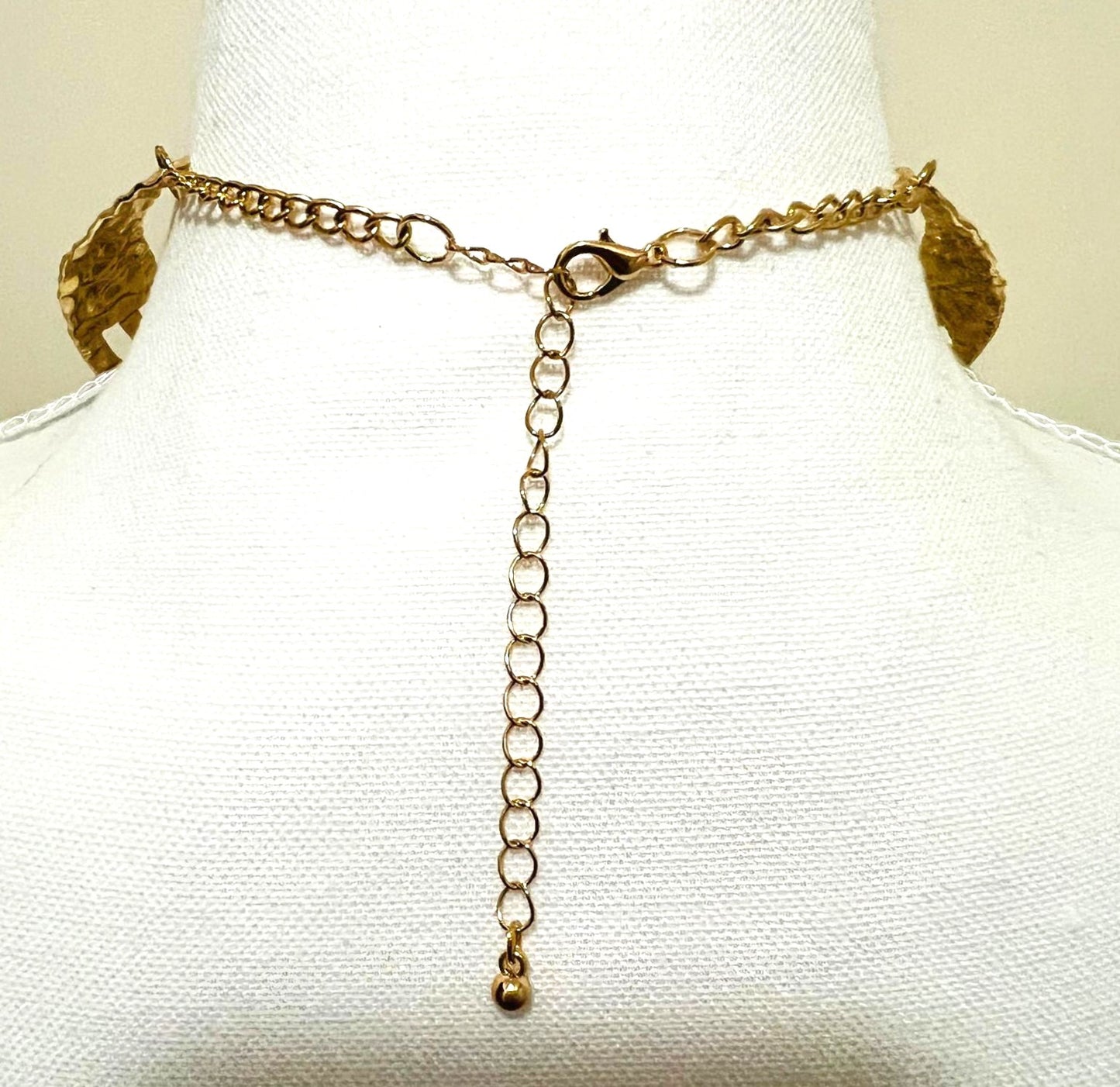 Goldfarbener Statement Halsreif