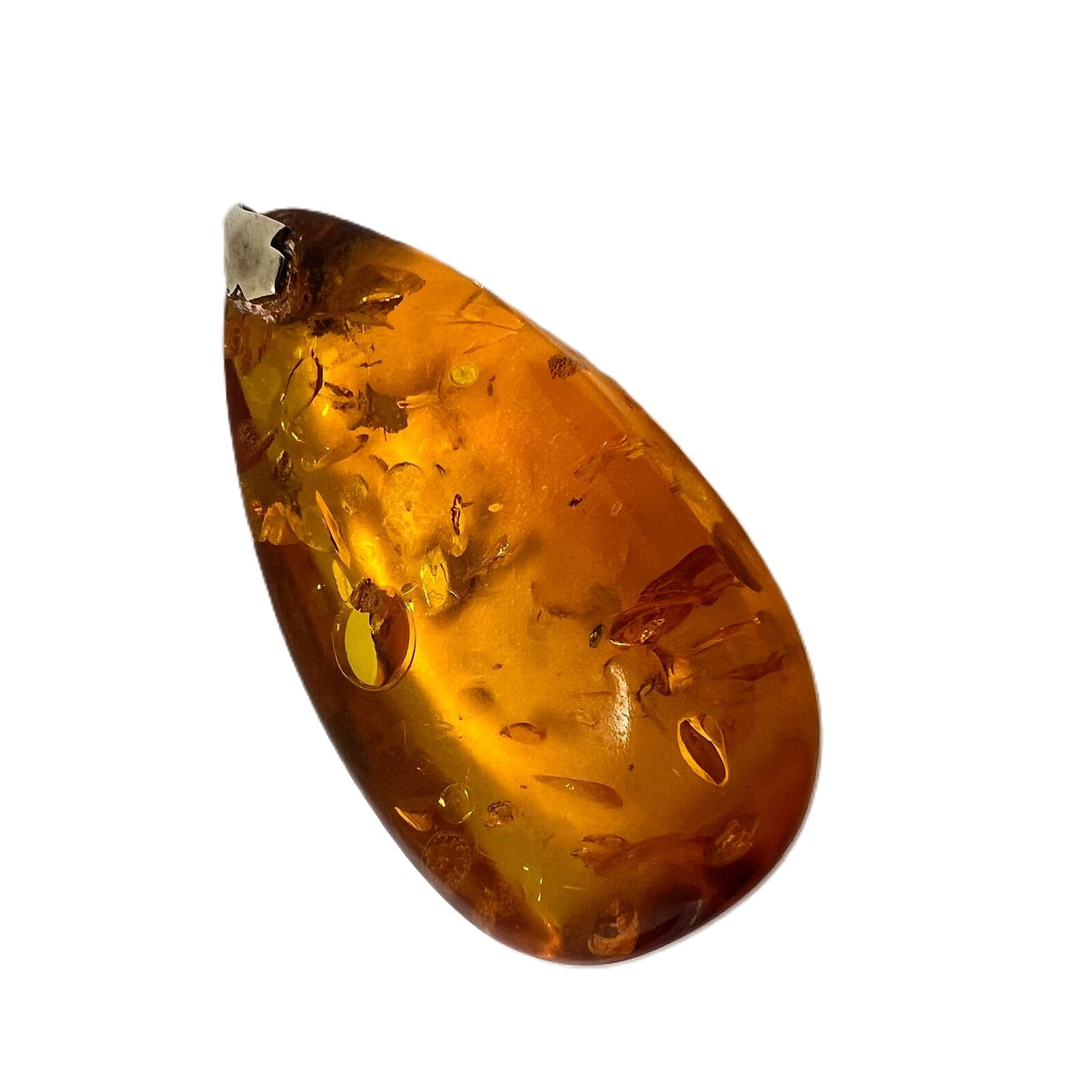 Bernsteinanhänger in Tropfenform