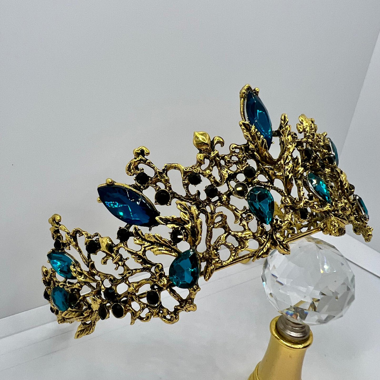Krone im Barockstil Antik Gold mit Petrol