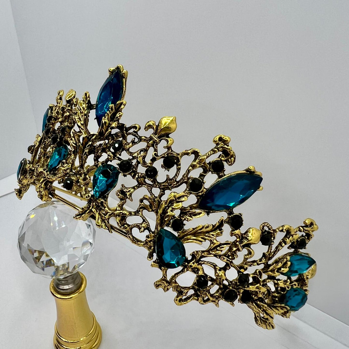 Krone im Barockstil Antik Gold mit Petrol