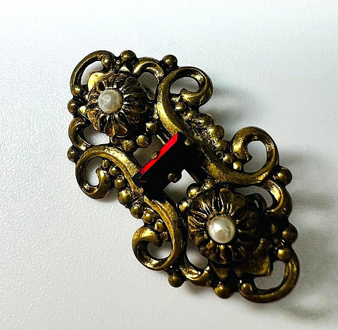 Art Deco Brooch mit Seed Pearls