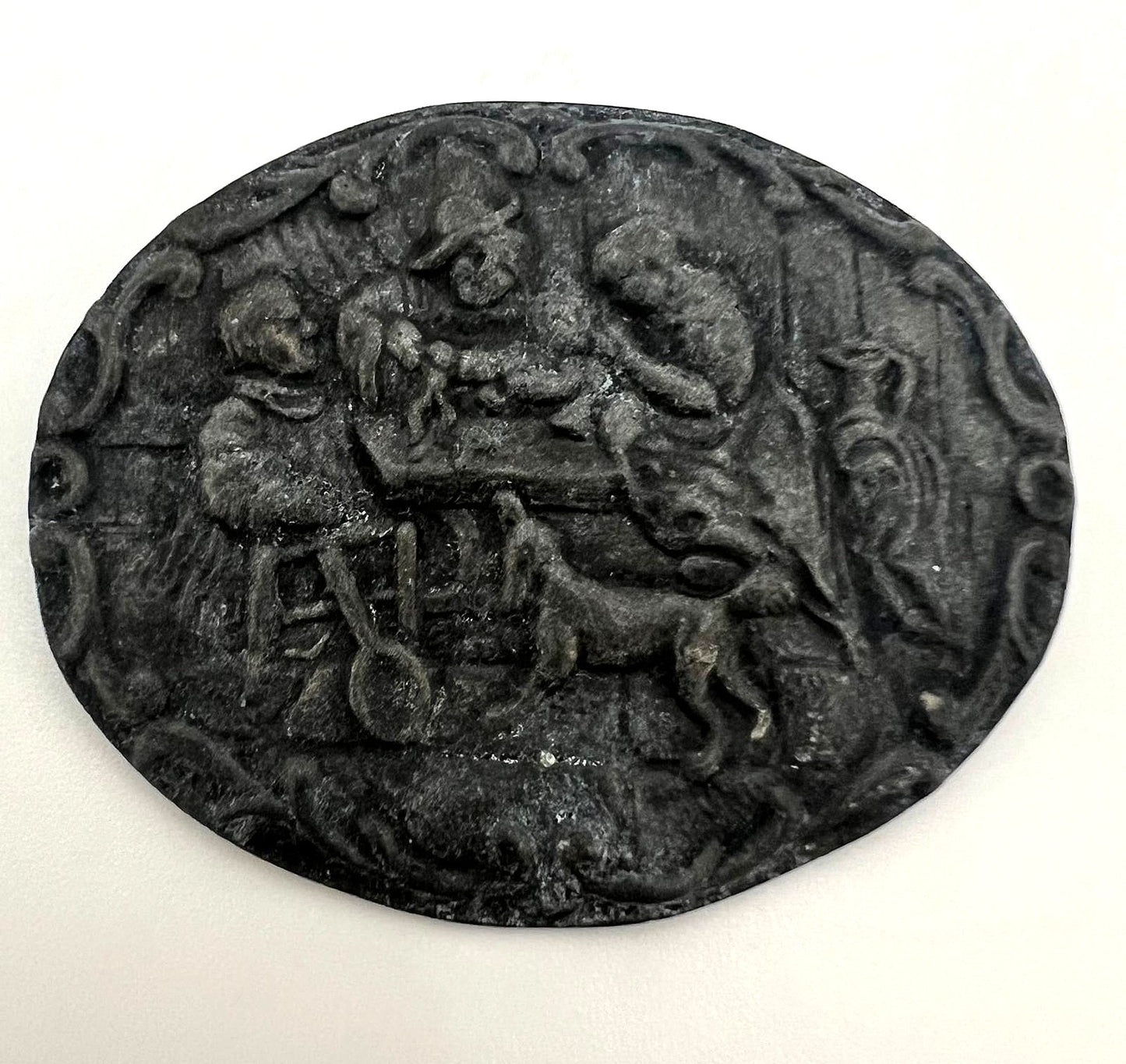 Antike Brosche um 1880 Relief Bruegel