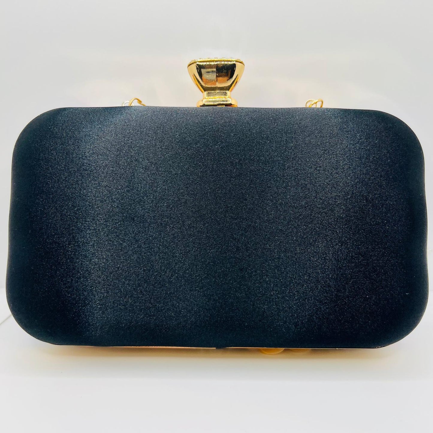 Clutch-mit-3D-Blumenstickerei