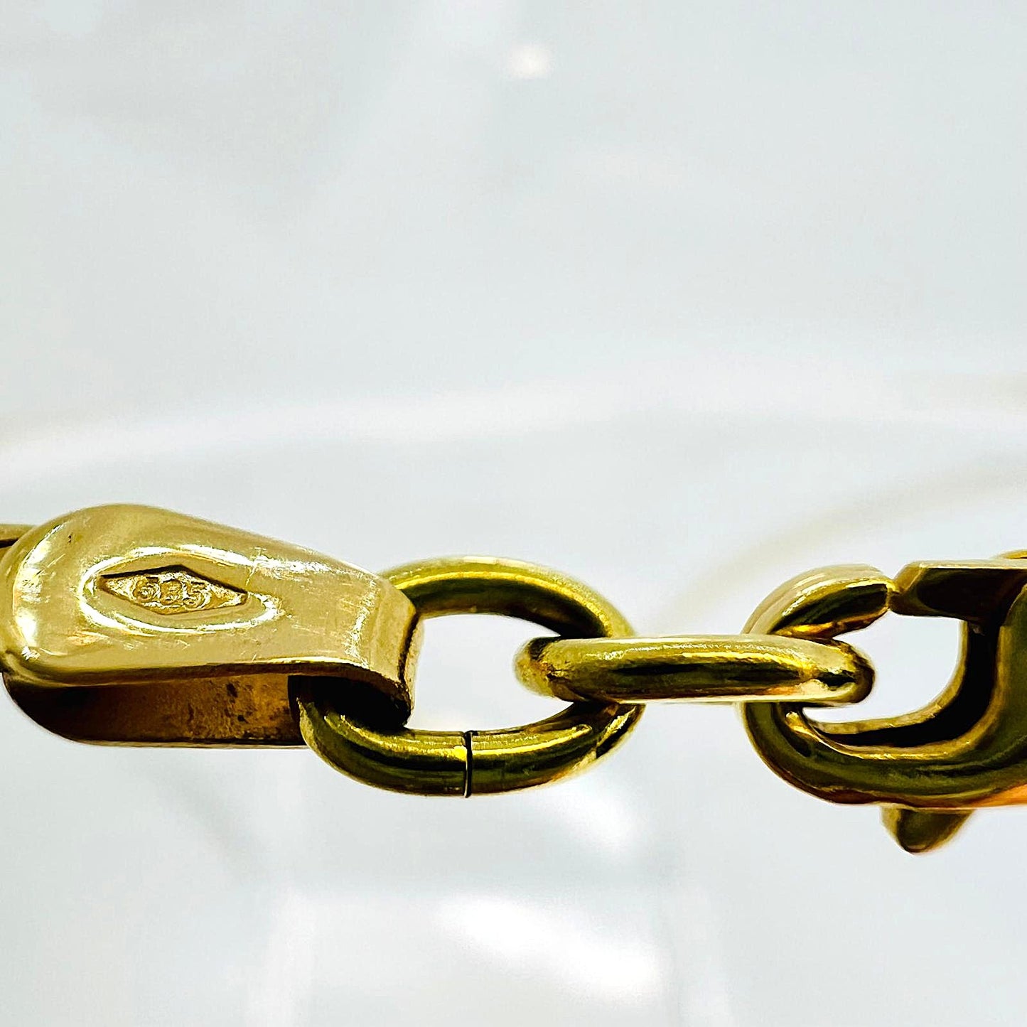 Collier 585er Gold Blue Sapphire & 8 Brillanten