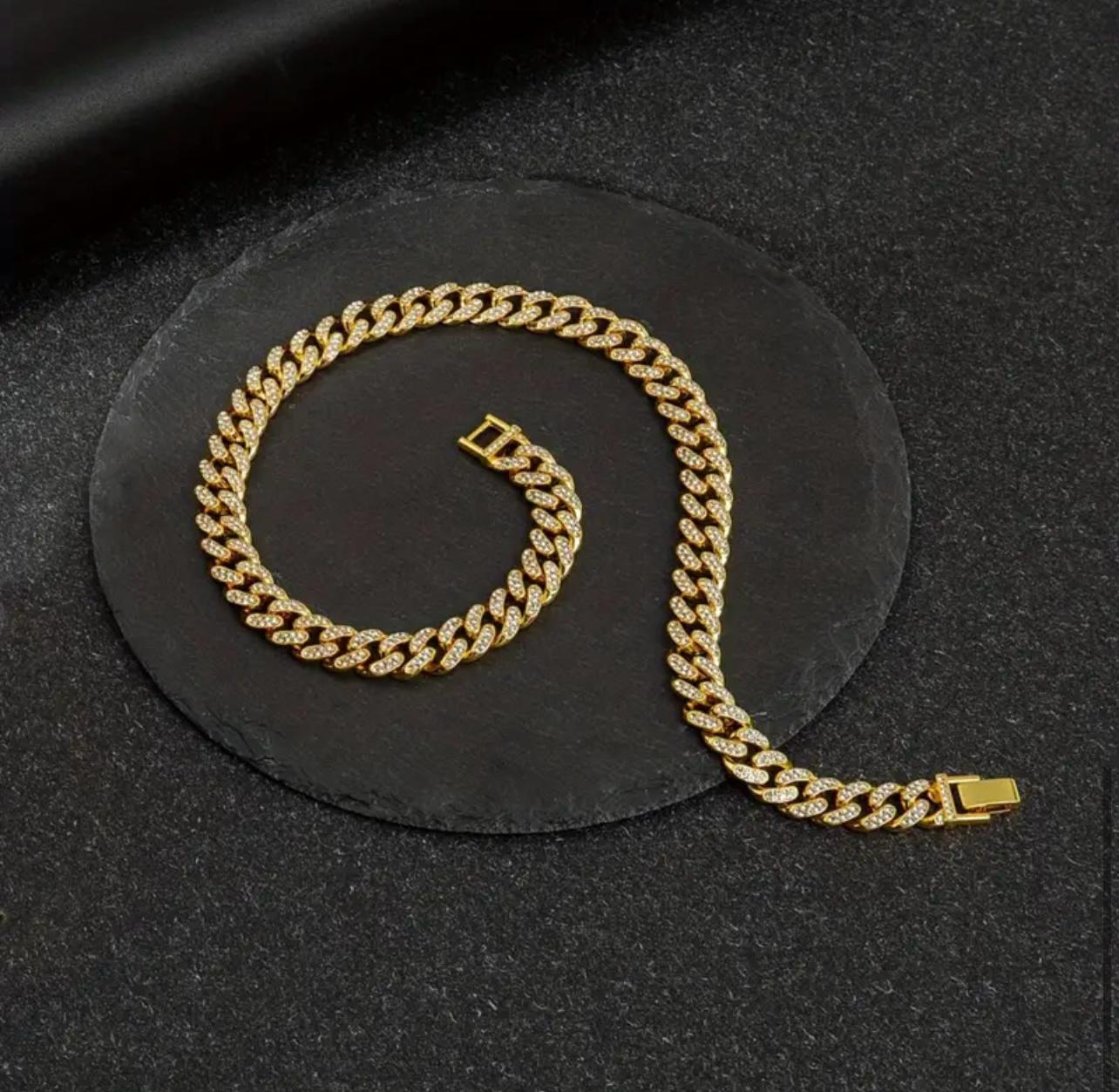 Long Cuban chain with rhinestone inlay gold