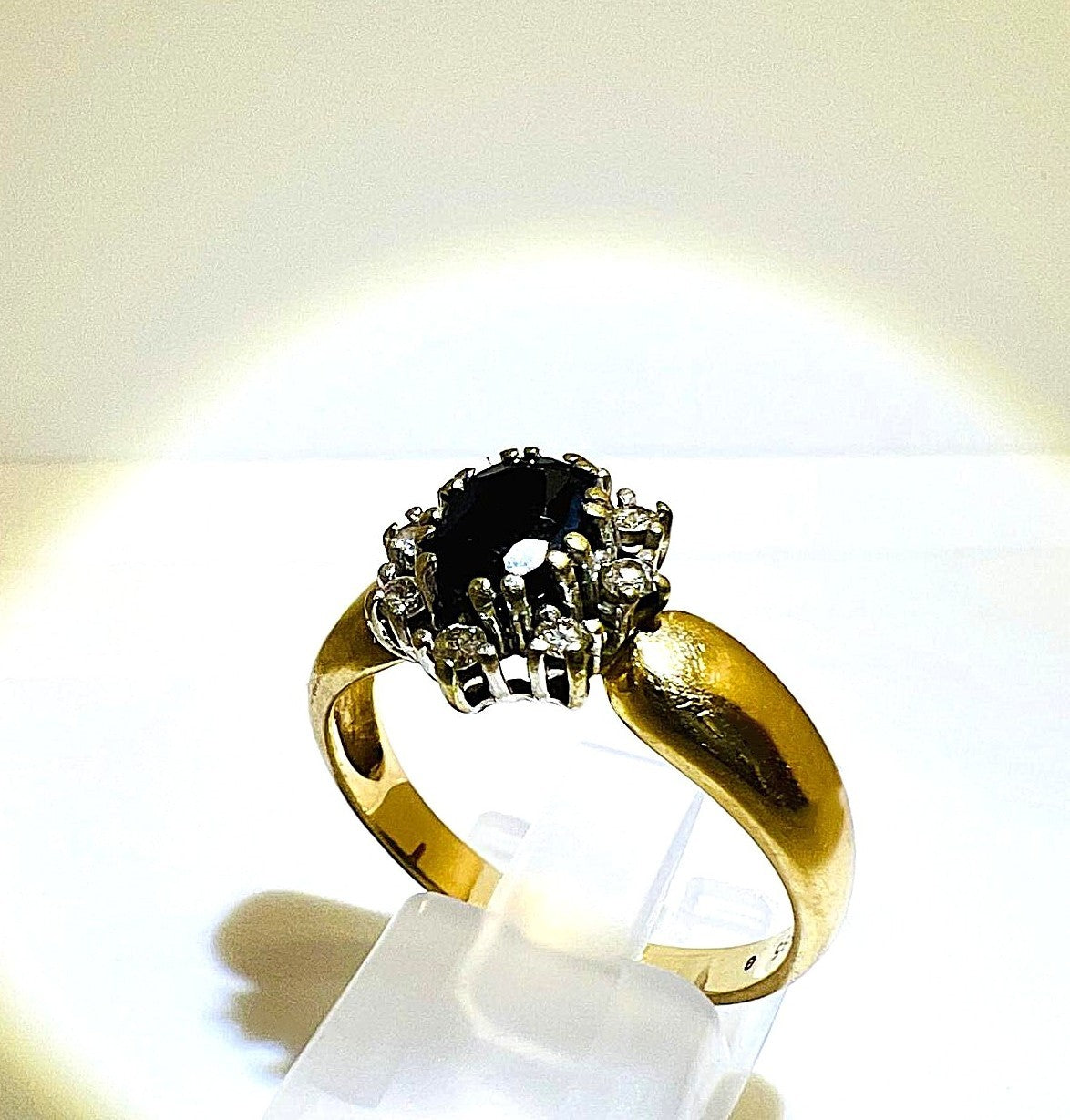 Damenring 585 Gold mit Saphir & 8 Brillanten