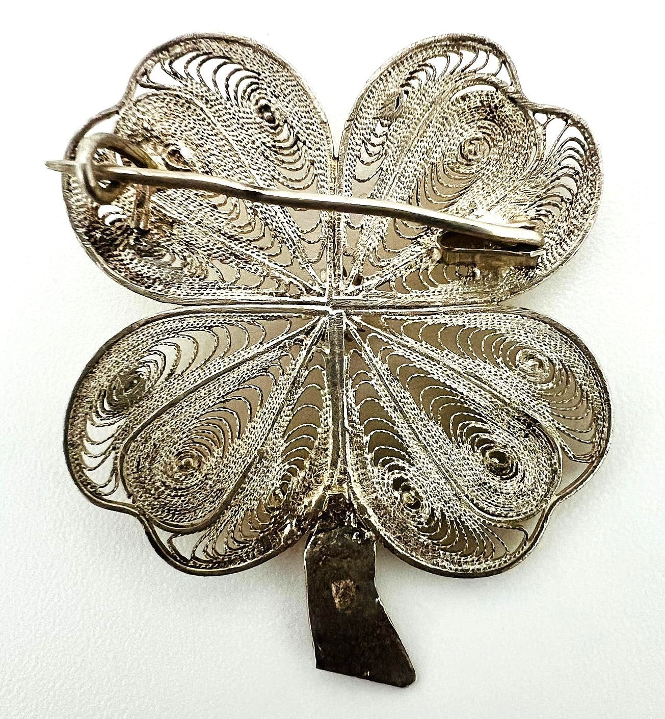 Feine Filigran Brosche Kleeblatt