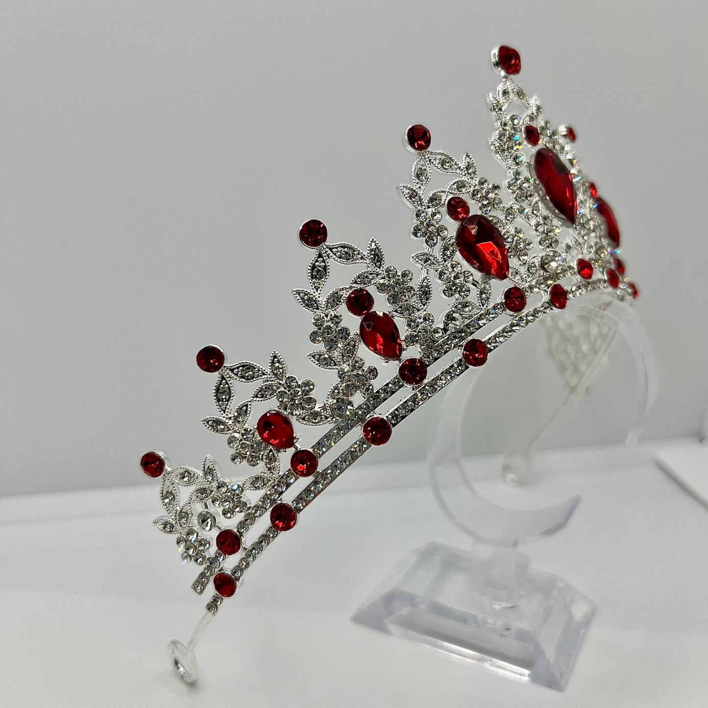 Krone Silber mit Roten und Weißen Strasssteinen