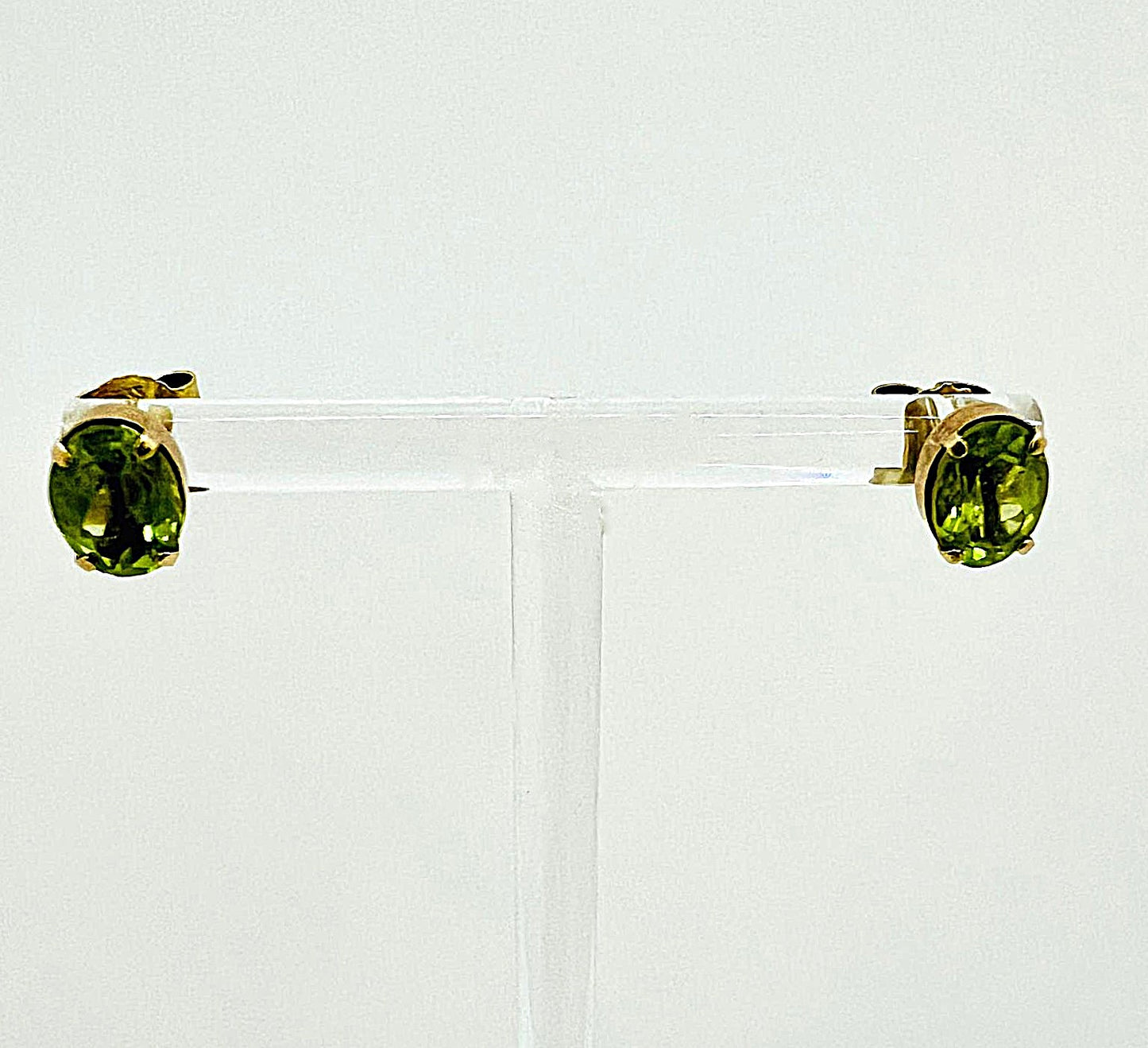 Peridot Ohrringe 333 Gold 0,8ct