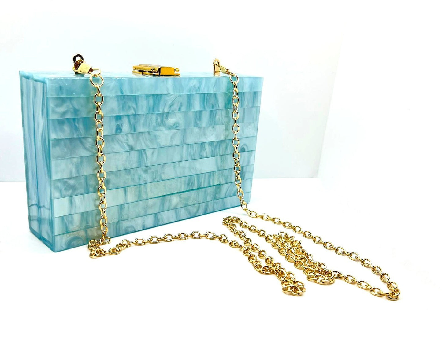 Statement Clutch – hellblau