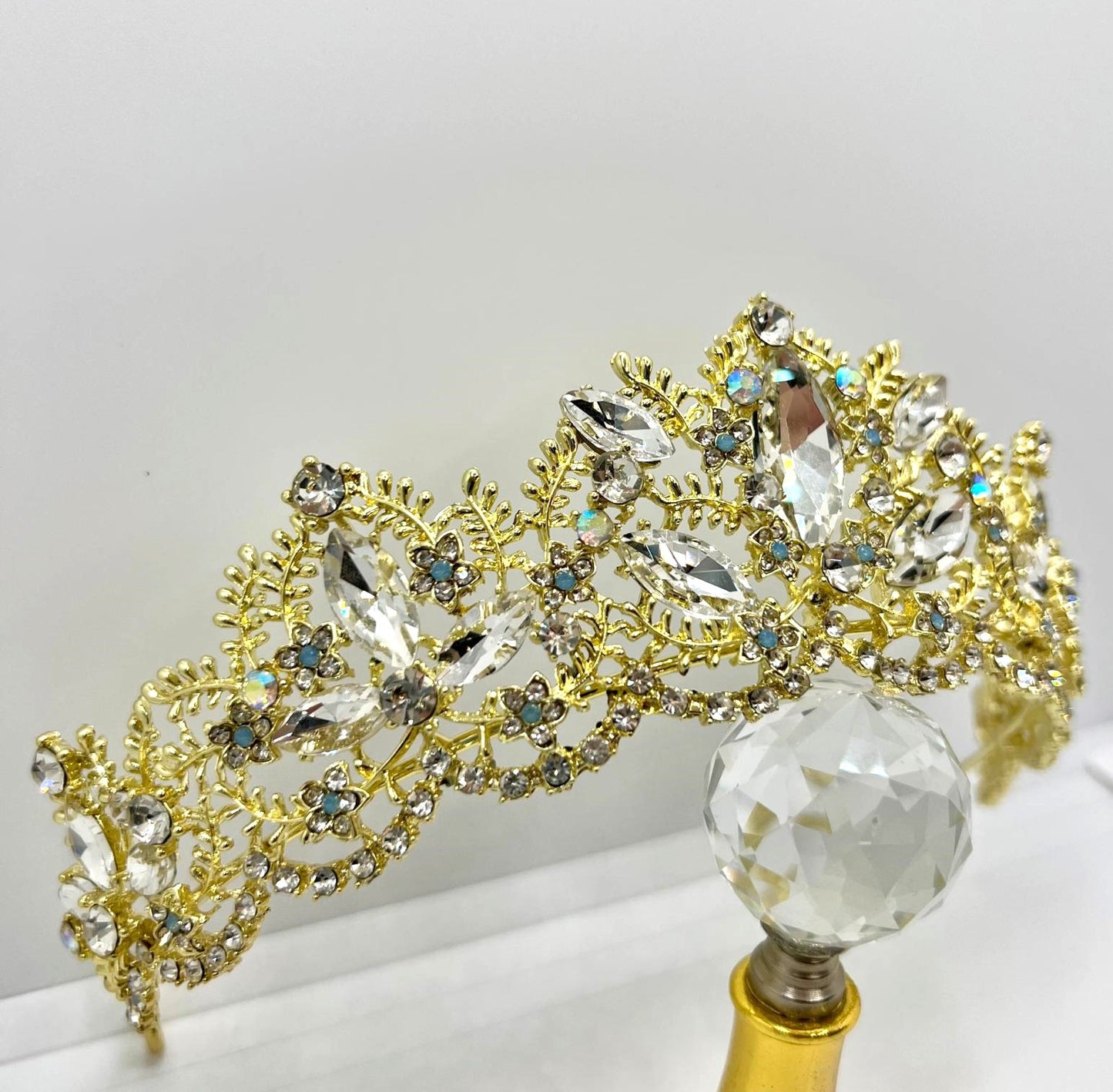 Tiara in Gold