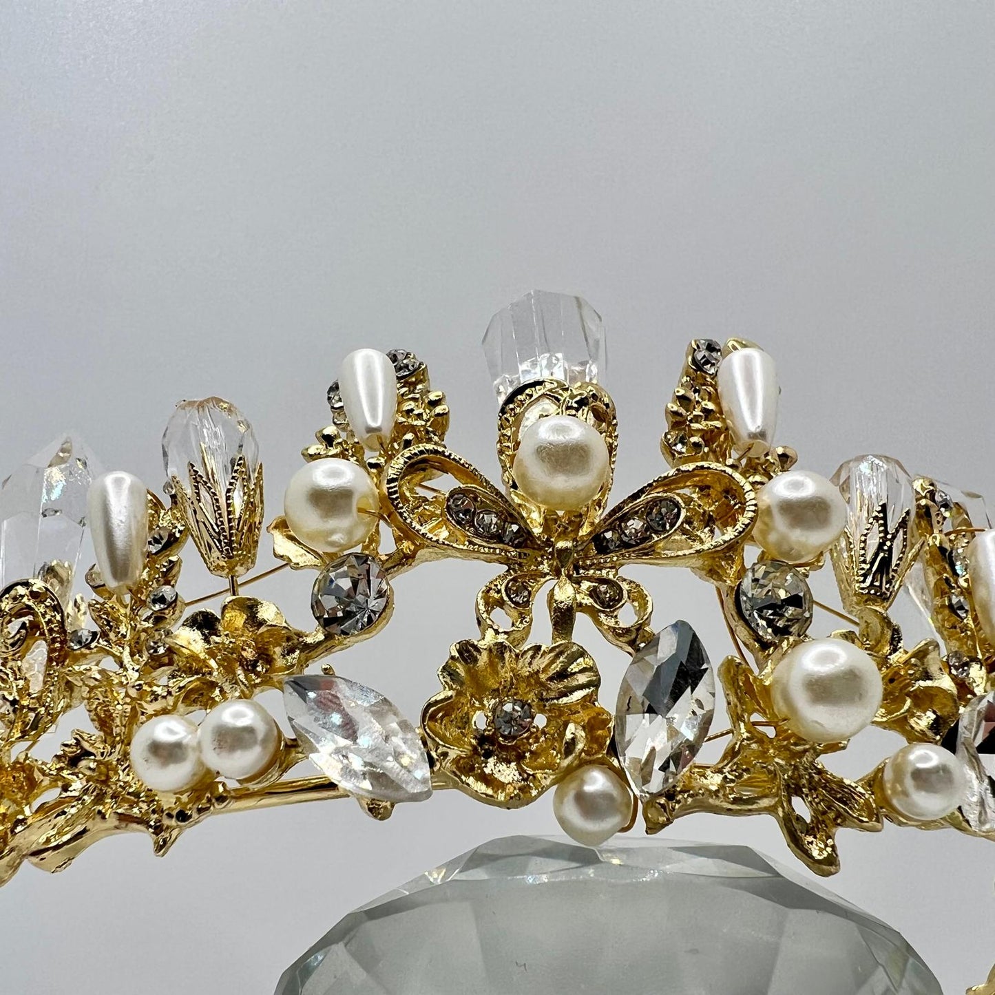 Goldene Tiara mit Strass