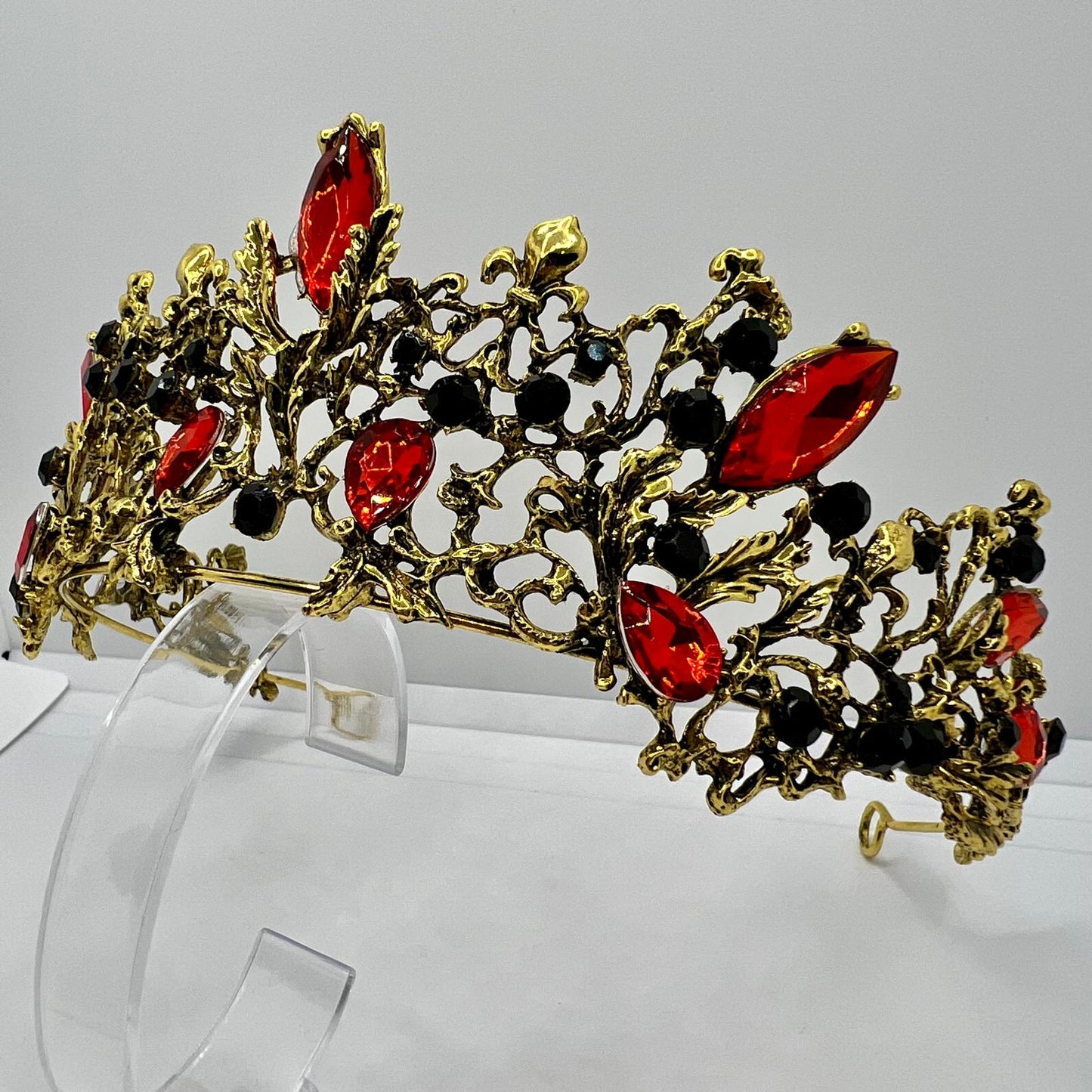 Krone im Barockstil Antik Gold mit Rot