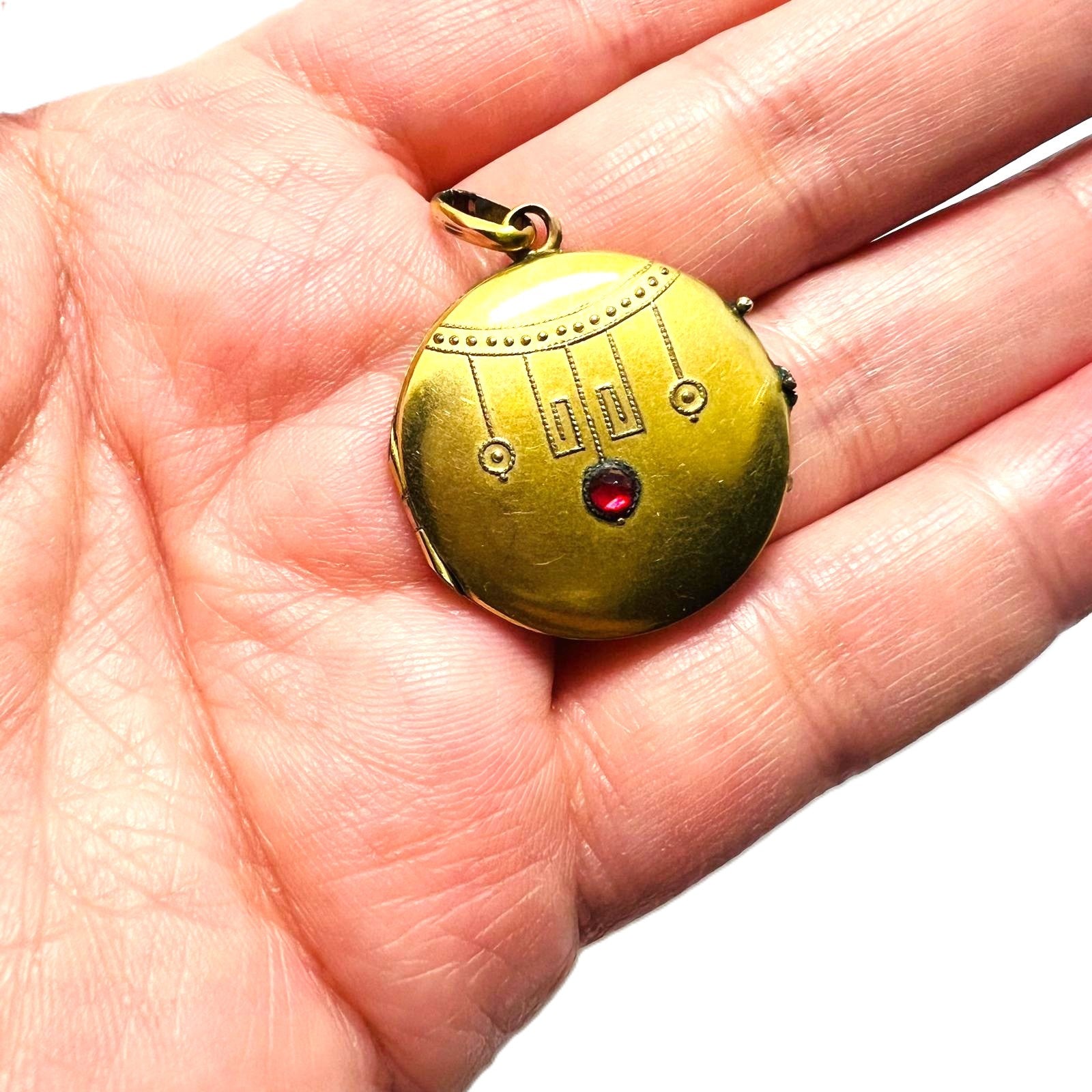 Antiker dick vergoldeter Fotoanhänger 