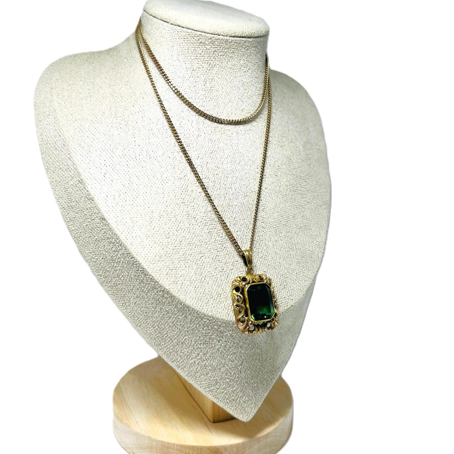 Antike Art-Déco Kette mit smaragdgrünem Anhänger – vergoldetes Collier um 1930