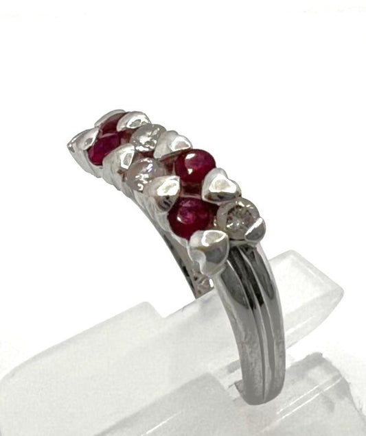 18K Weißgoldring mit Rubin- und Diamantbesatz 