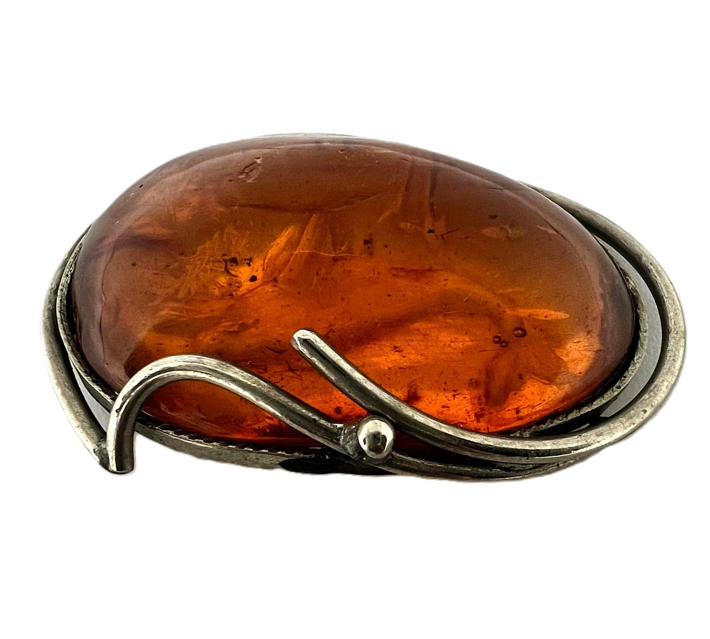 Antike Bernsteinbrosche mit Delfin-Intaglio