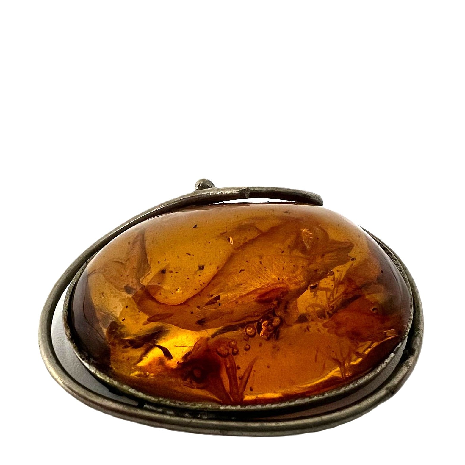 Antike Bernsteinbrosche mit Delfin-Intaglio