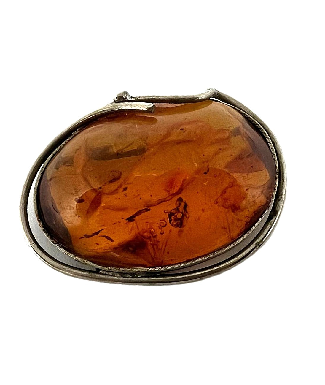 Antike Bernsteinbrosche mit Delfin-Intaglio