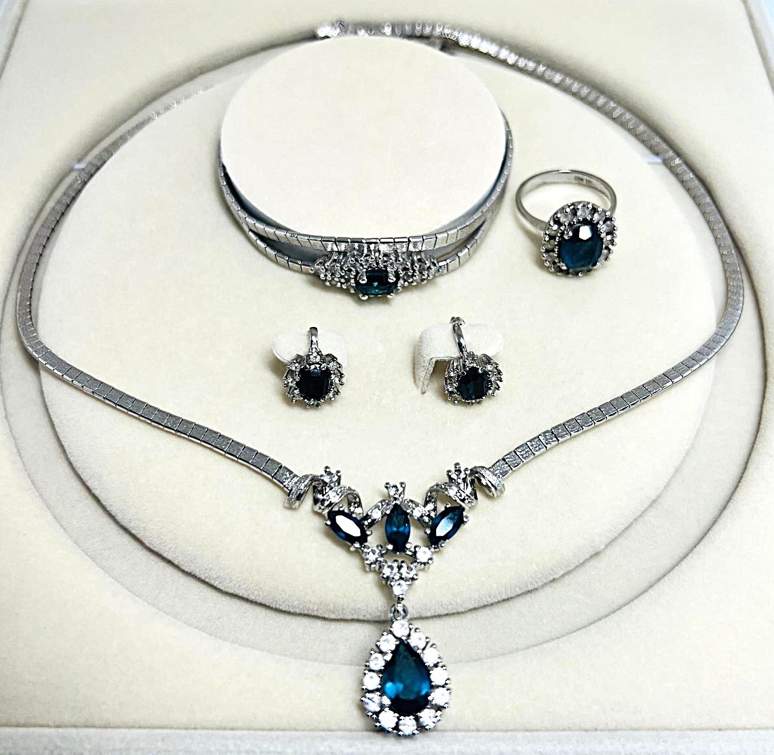 Luxuriöses Art Deco Schmuckset 
