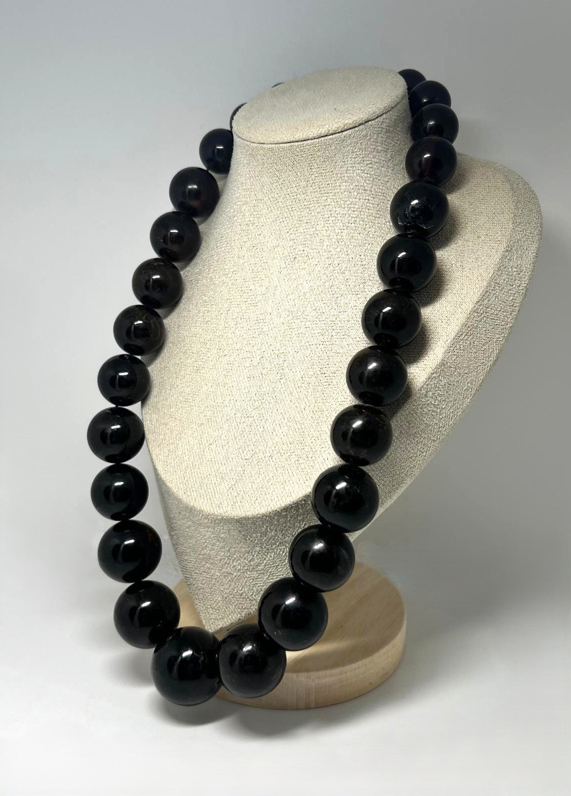 Schwarze Bernstein-Kette (Amber) – 140 g 