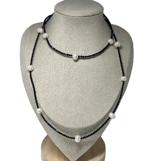 Lange Süßwasserperlenkette 