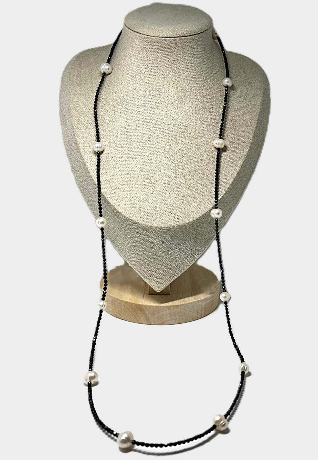 Lange Süßwasserperlenkette 