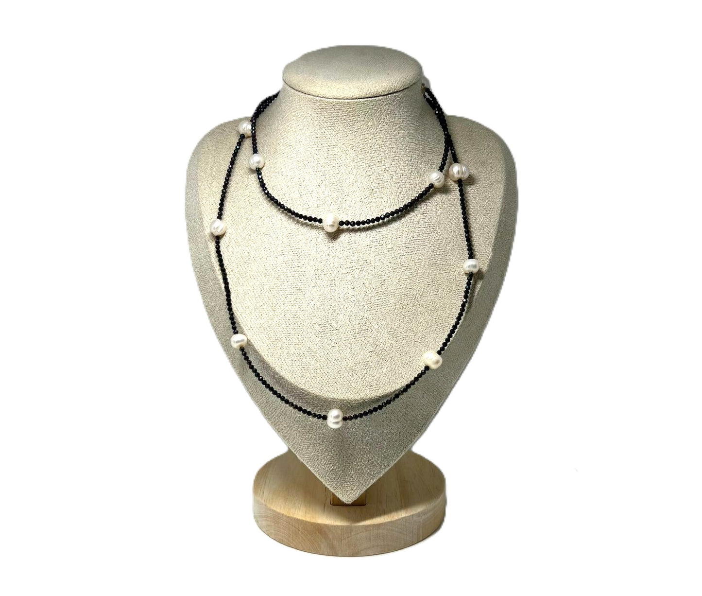 Lange Süßwasserperlenkette 