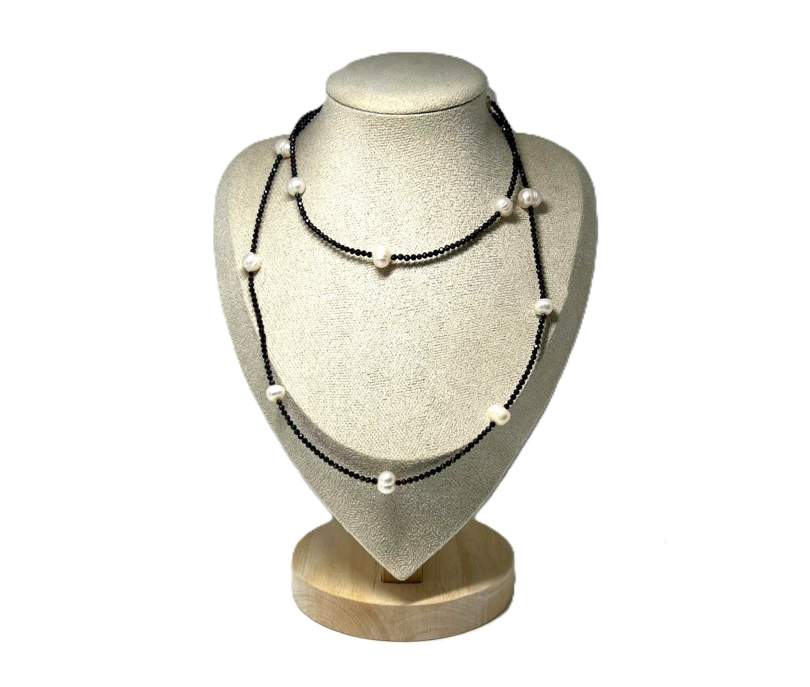 Lange Süßwasserperlenkette 