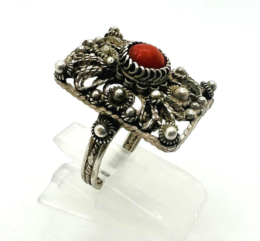 800 Silber Filigran Ring mit Koralle