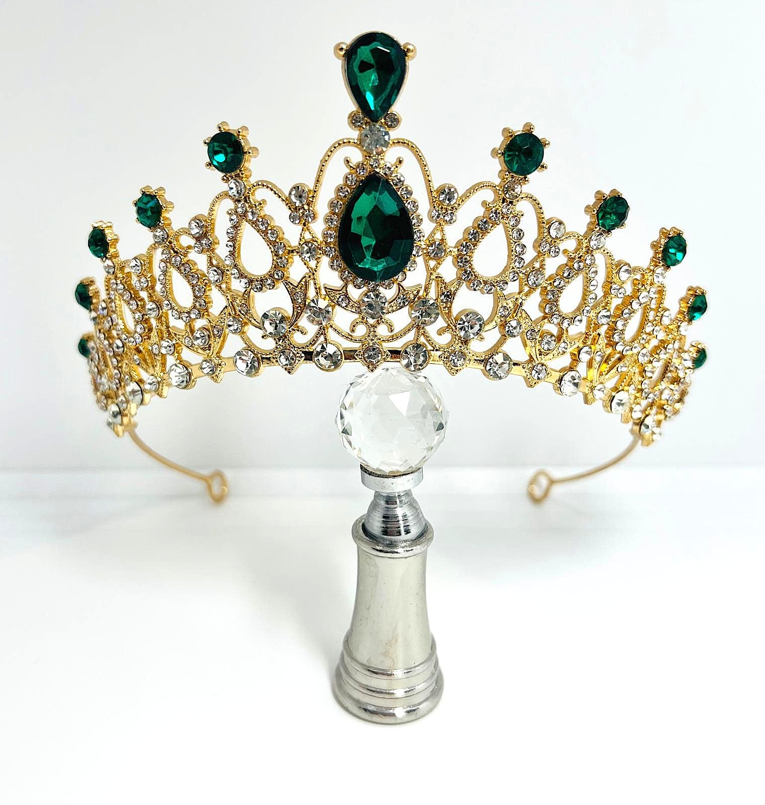 Tiara mit grünen Kristallen 