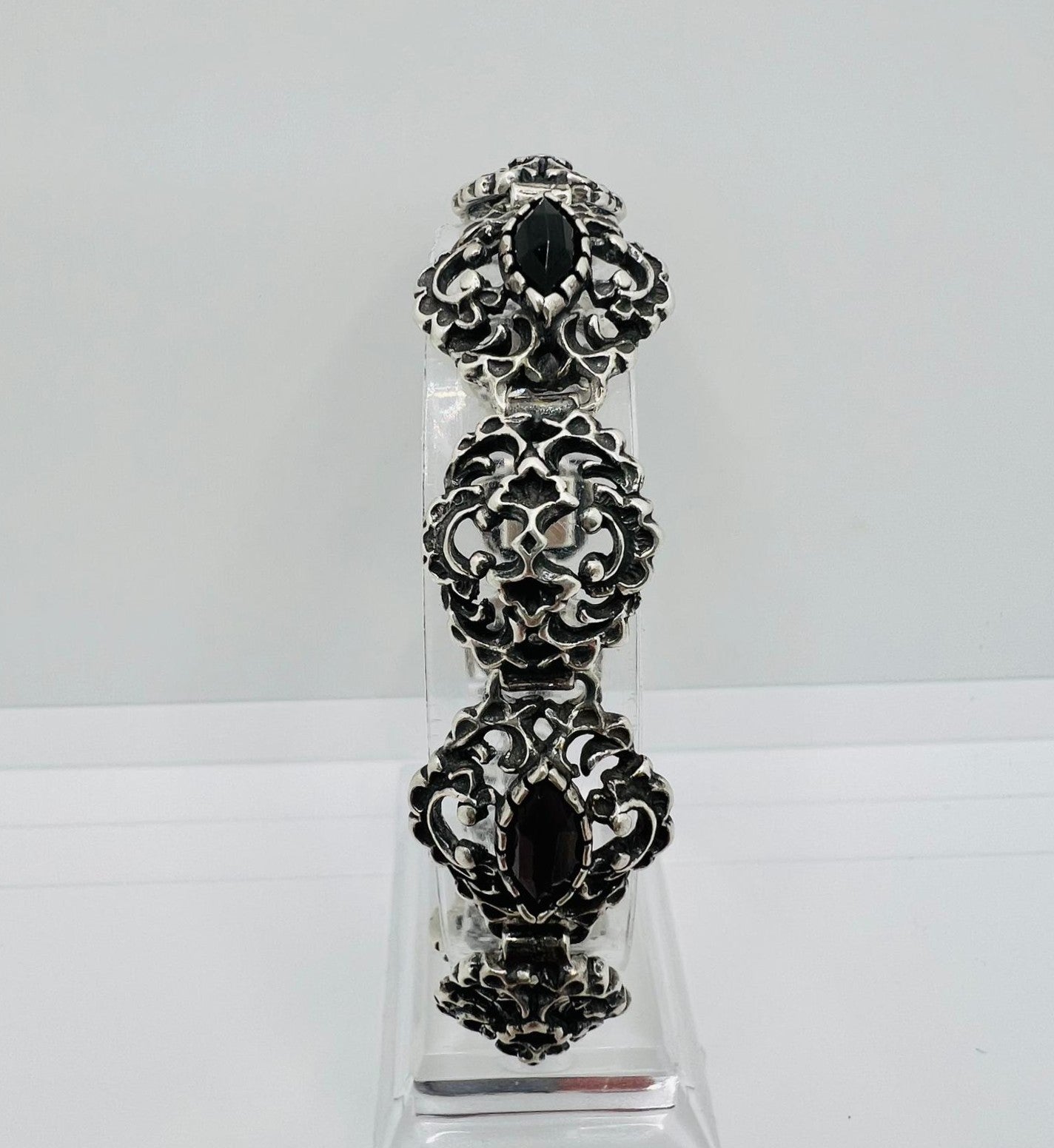 Silberarmband mit Granat