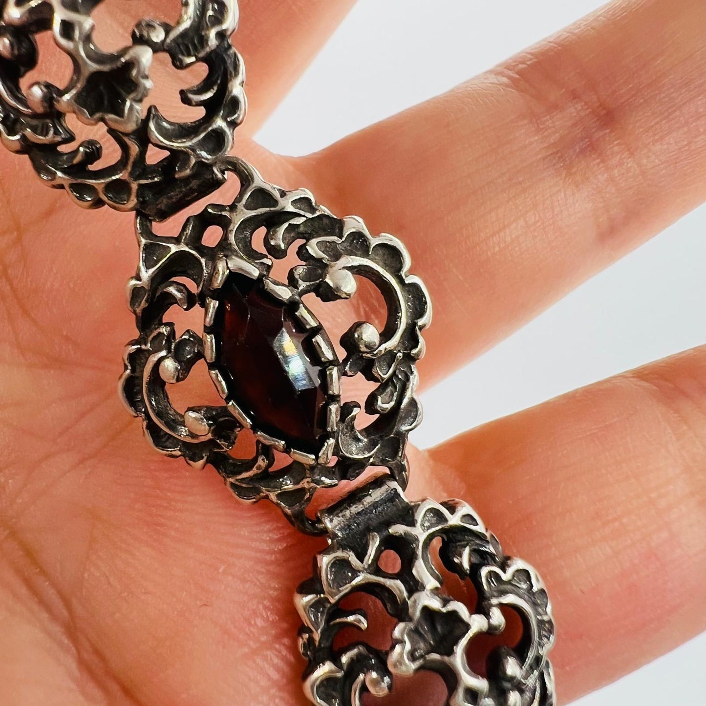 Silberarmband mit Granat