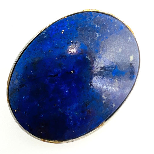 Brosche mit großem Lapislazuli