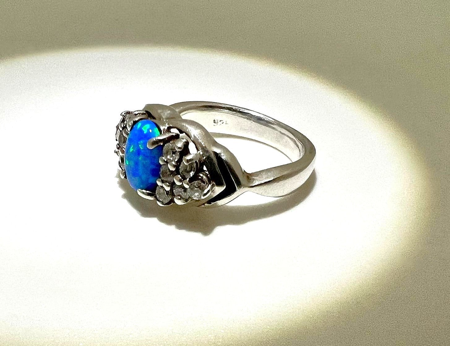 Silber Ring mit blauem Opal 