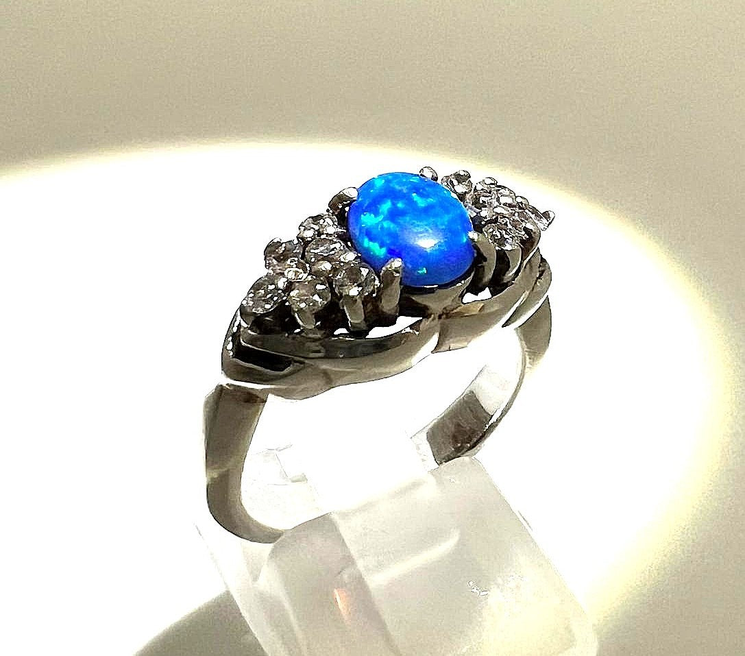 Silber Ring mit blauem Opal 