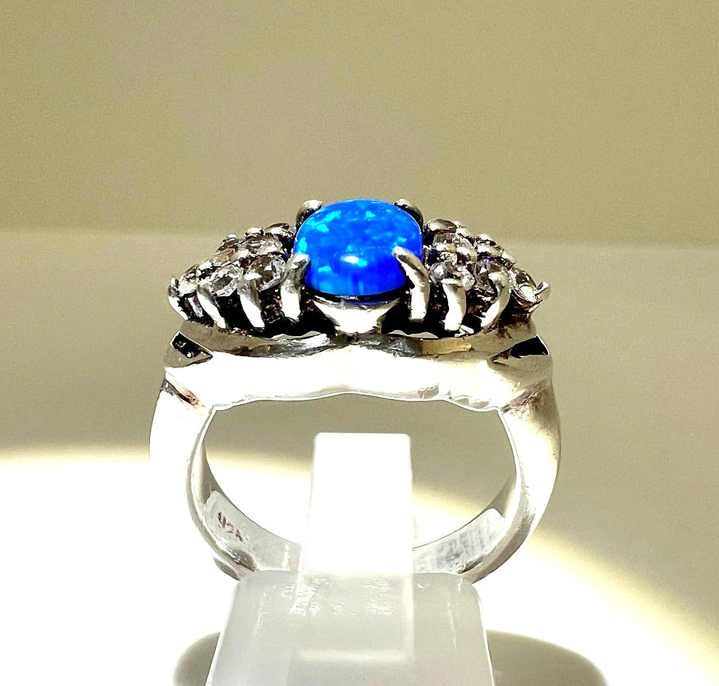 Silber Ring mit blauem Opal 