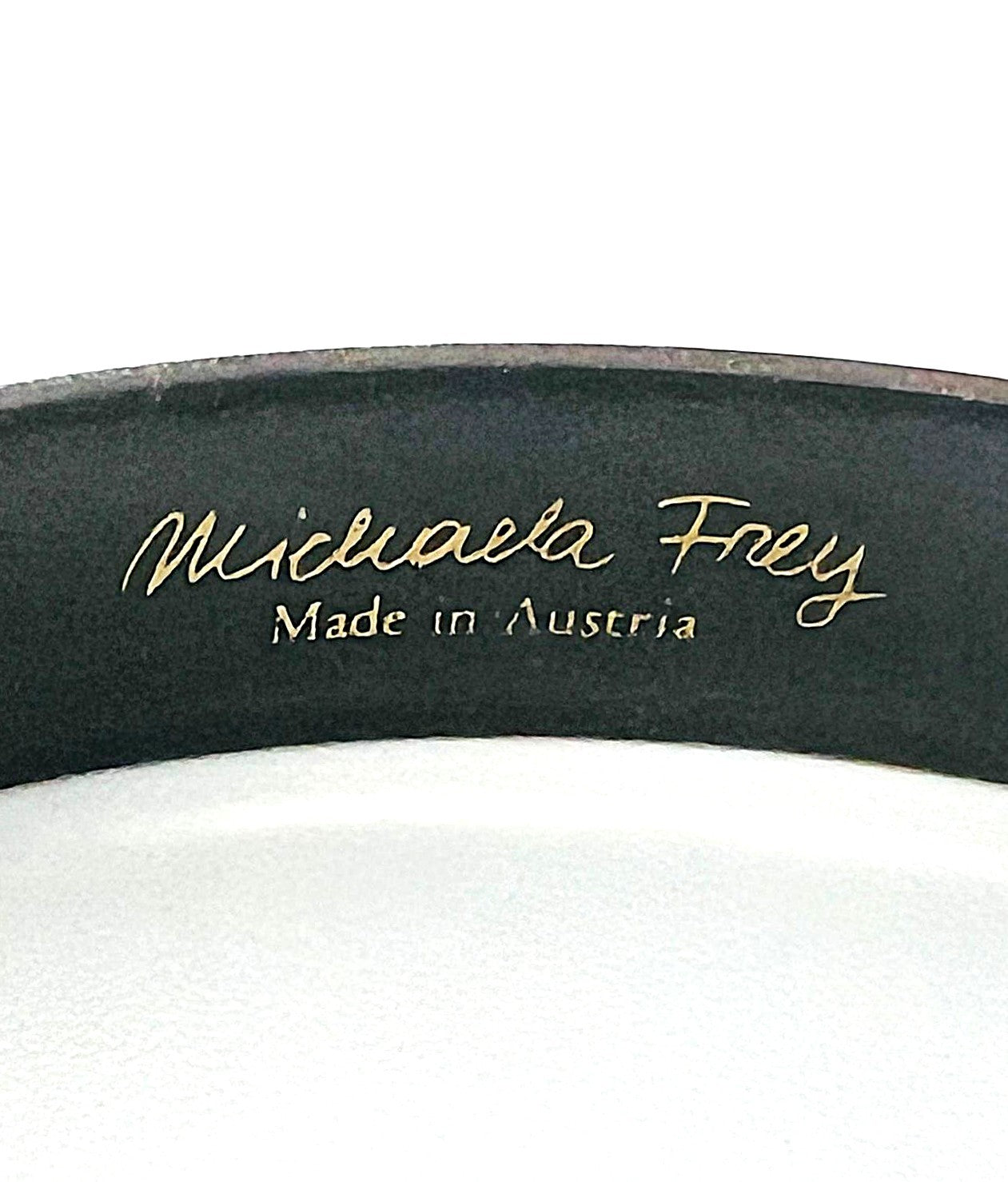 Michaela Frey Armreif Wien