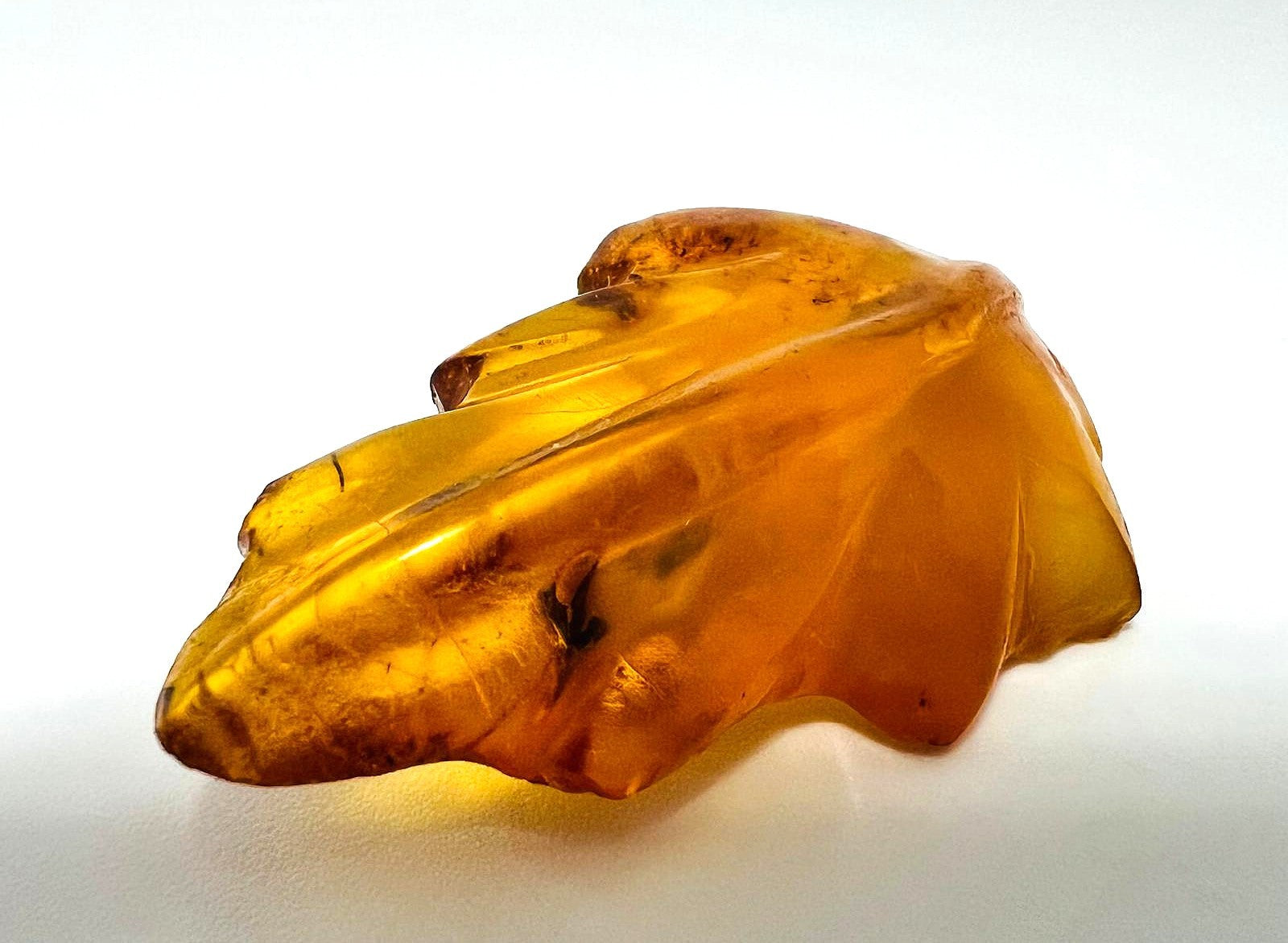 Art-Deco Bernstein Blatt-Brosche 