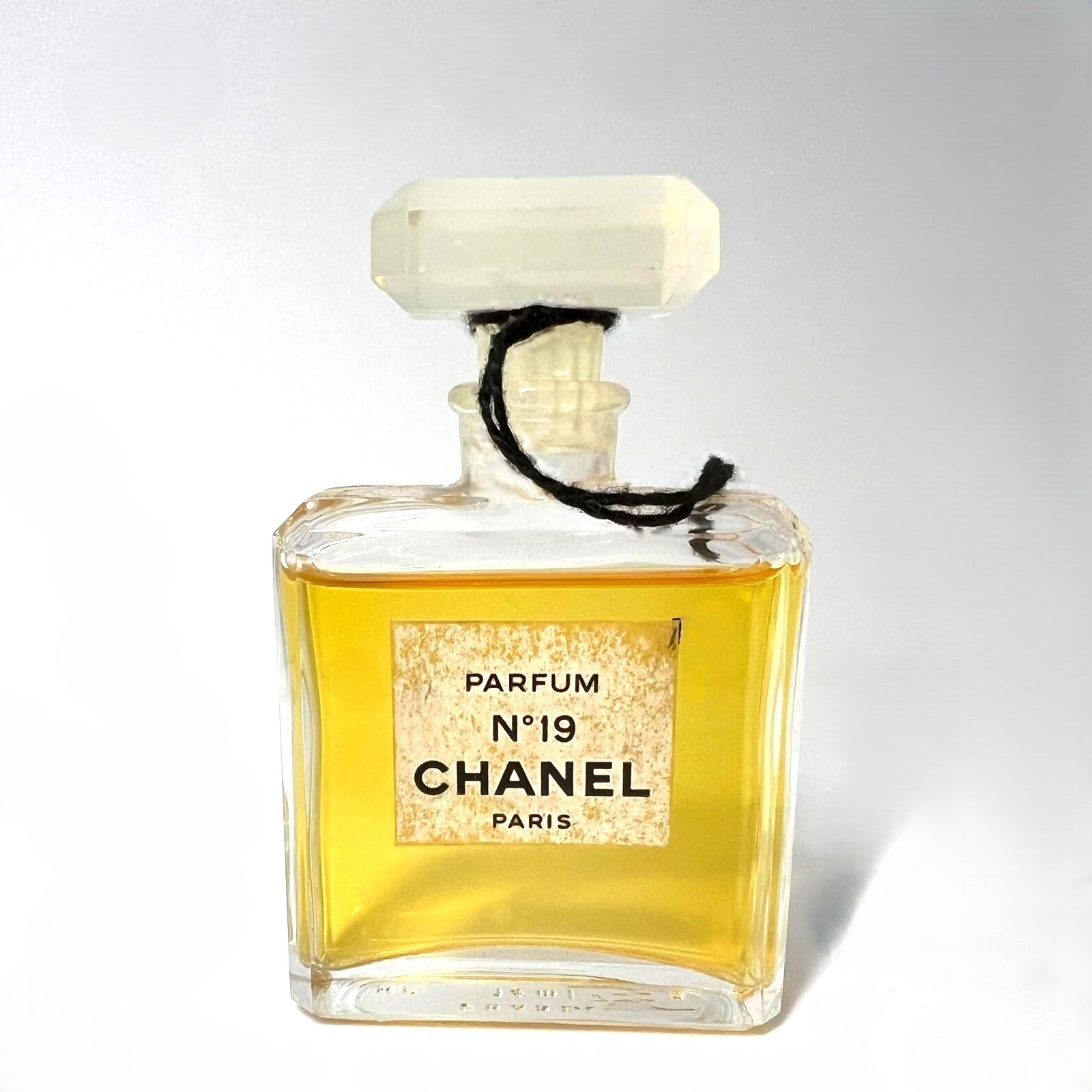 Chanel N°19 Parfum