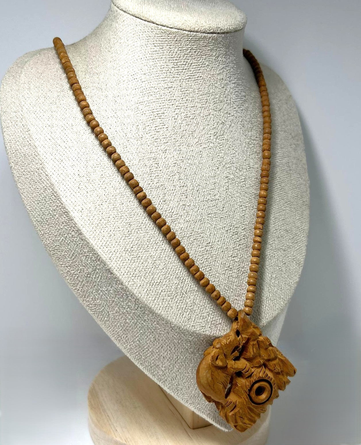 Antike handgeschnitzte 