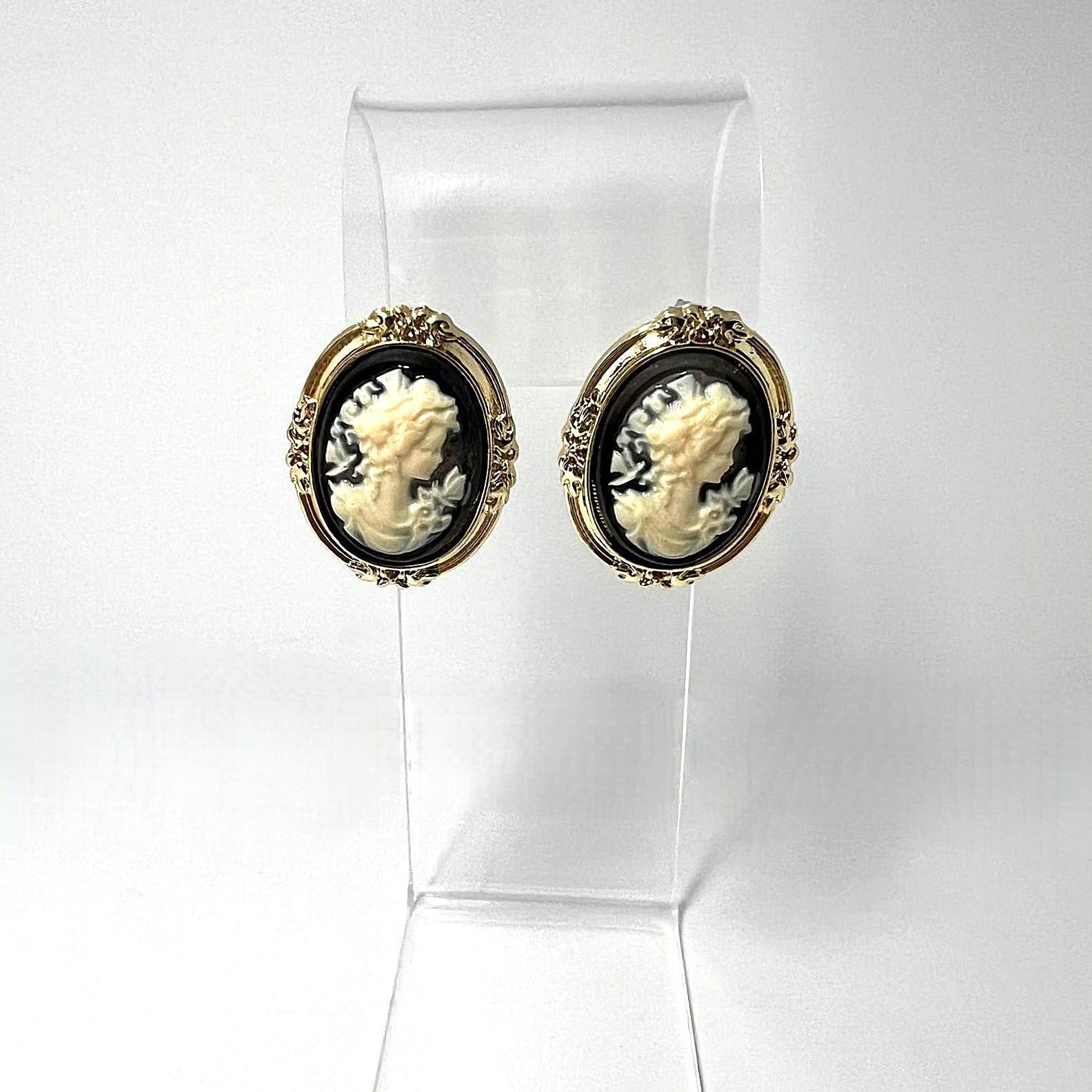 Kamee Ohrstecker Cameo