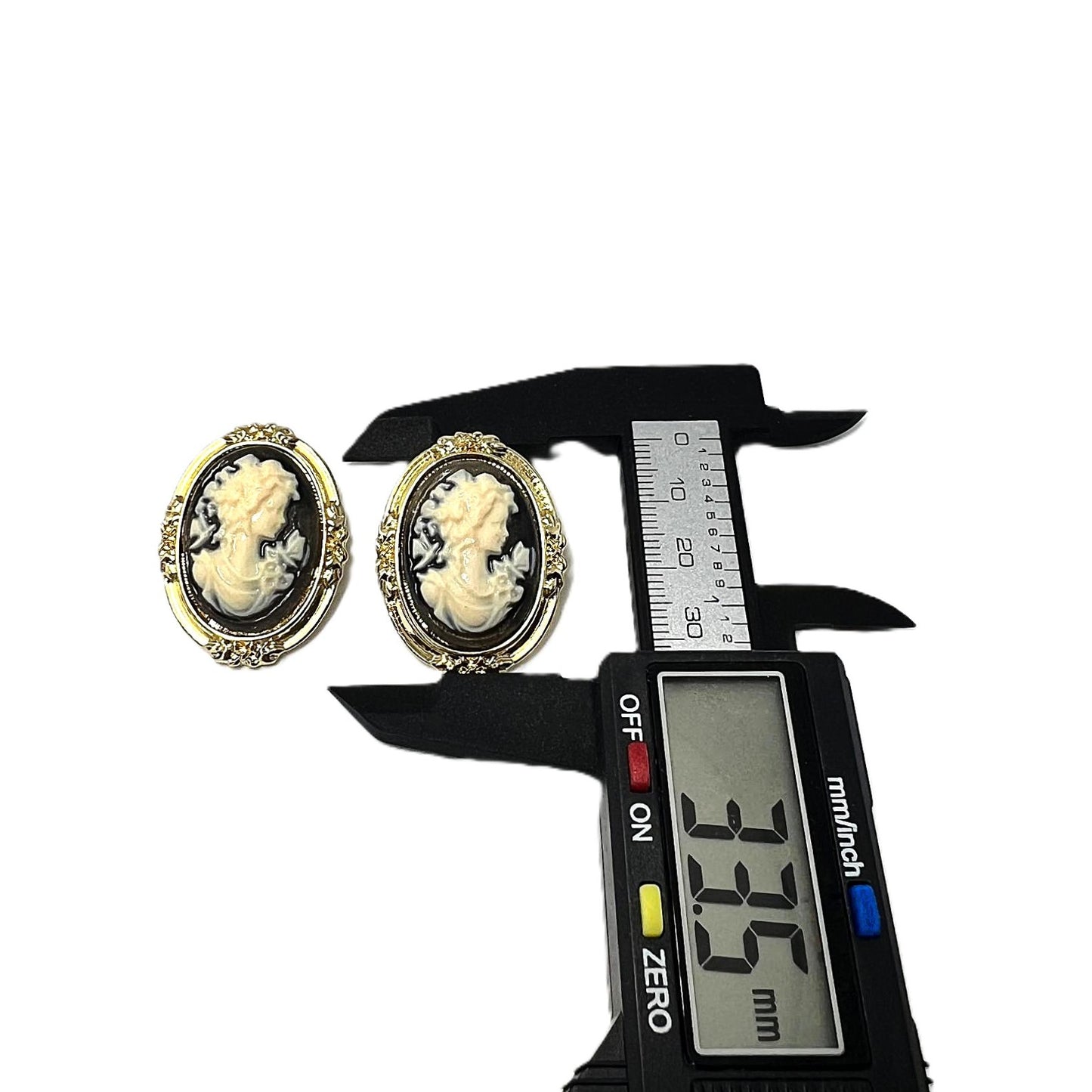 Kamee Ohrstecker Cameo